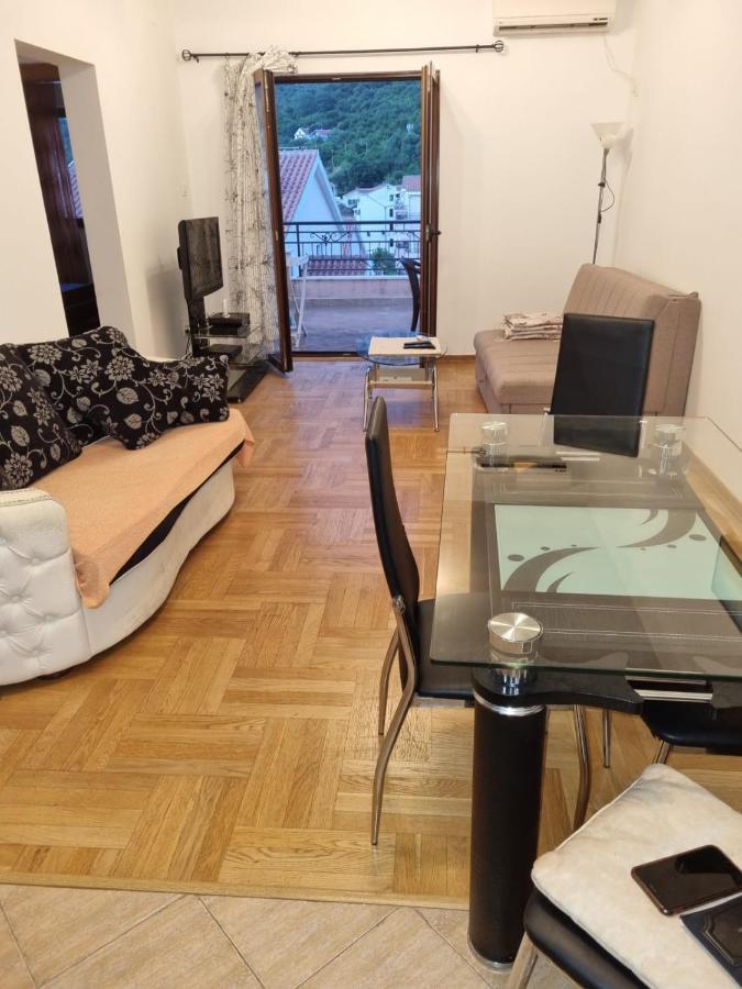 Apartments Sneza Рисан Екстериор снимка
