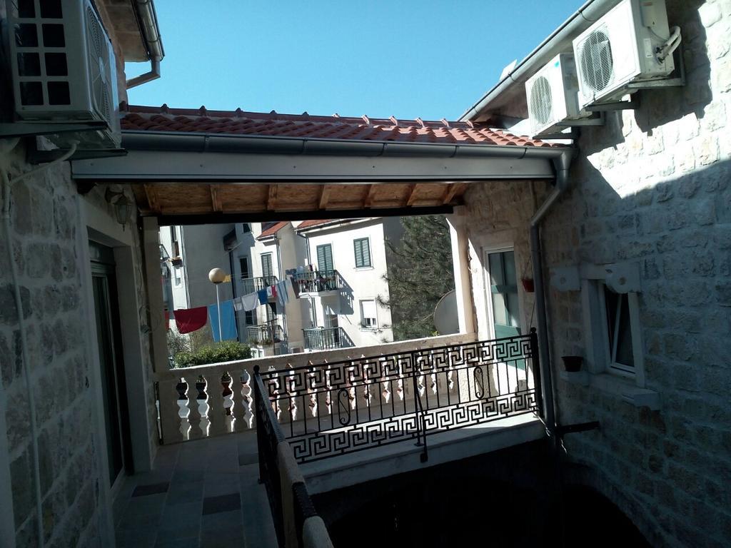 Apartments Sneza Рисан Екстериор снимка