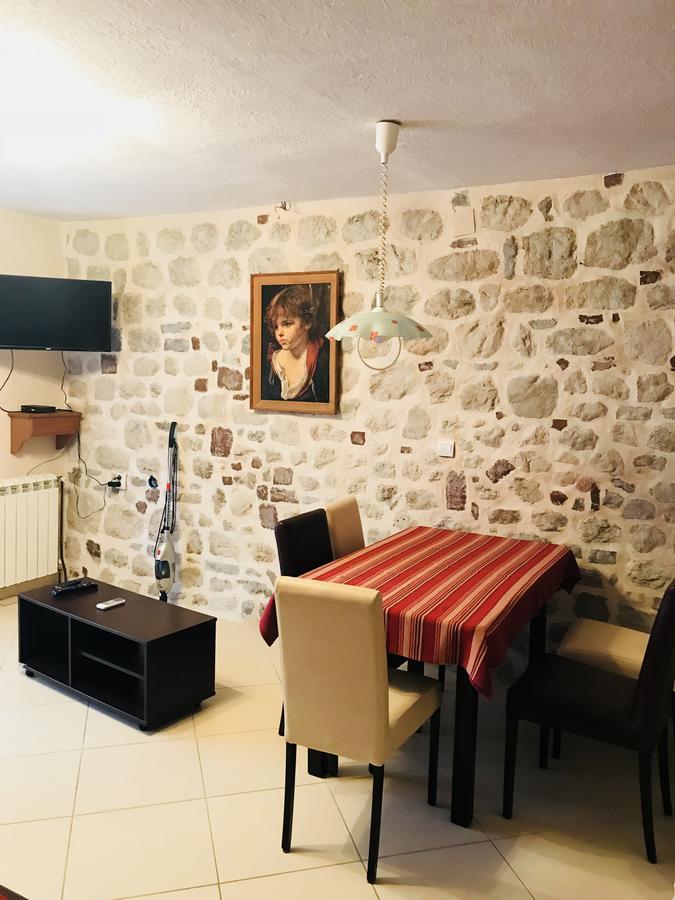 Apartments Sneza Рисан Екстериор снимка