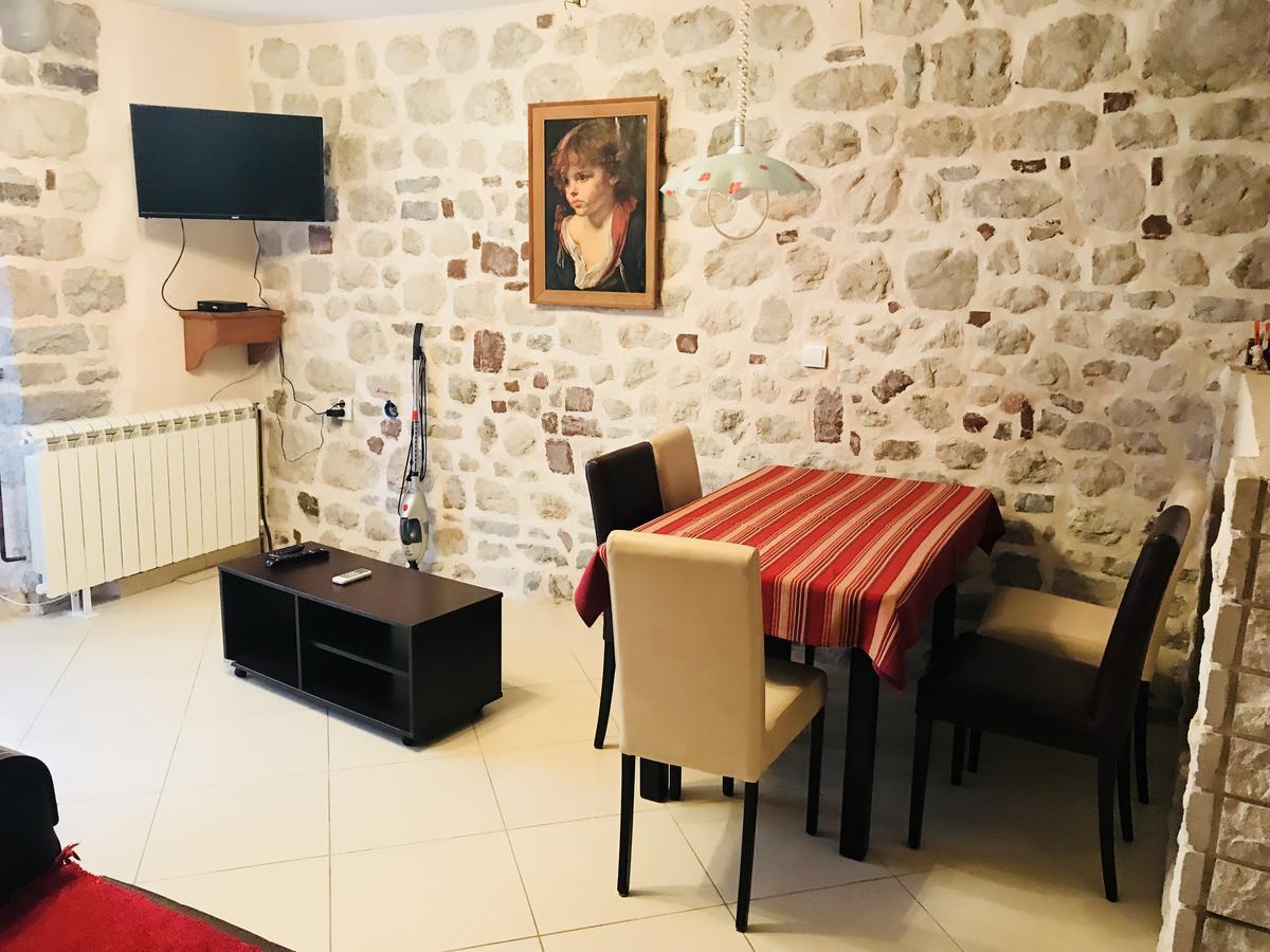 Apartments Sneza Рисан Екстериор снимка