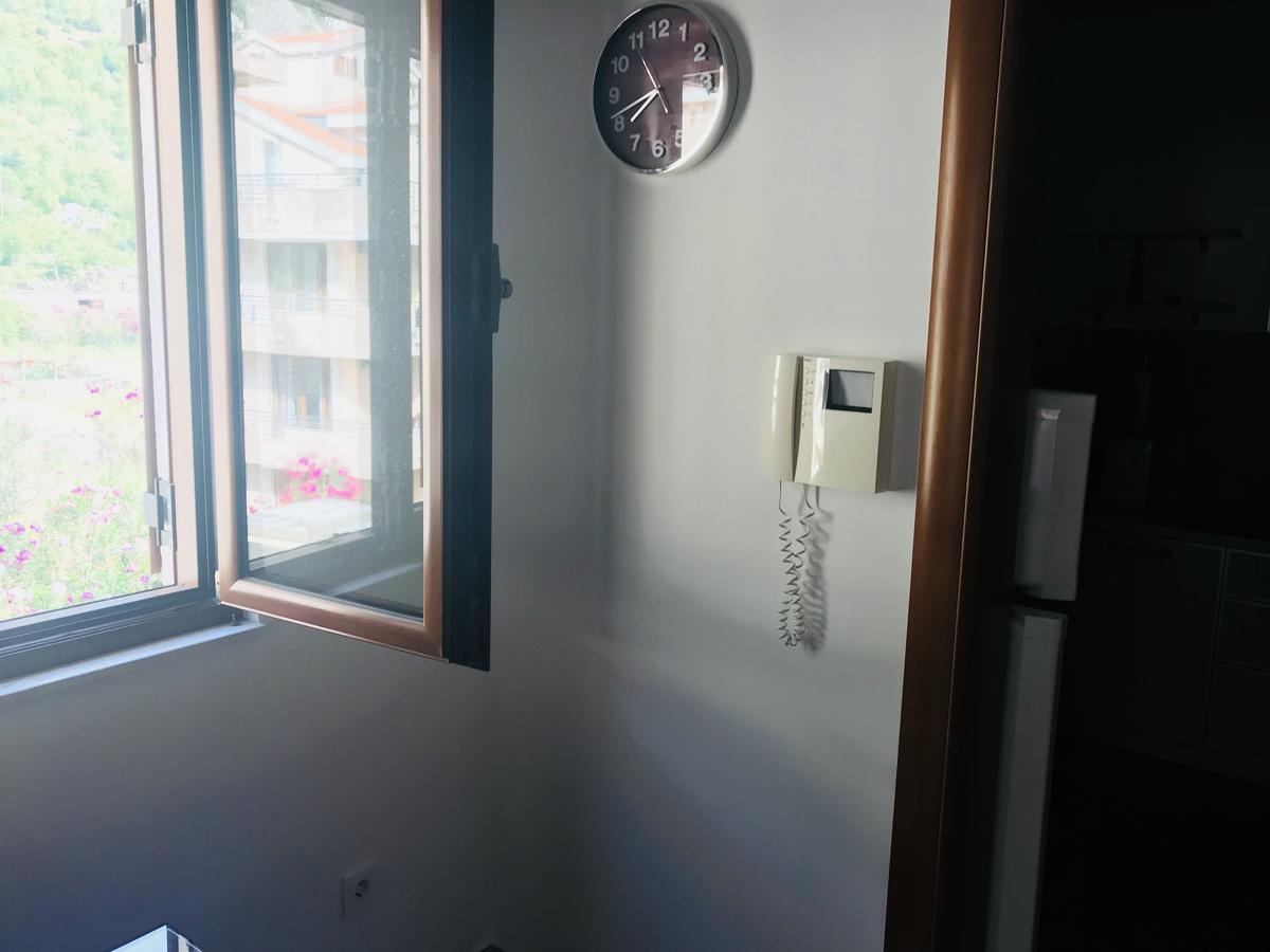 Apartments Sneza Рисан Екстериор снимка