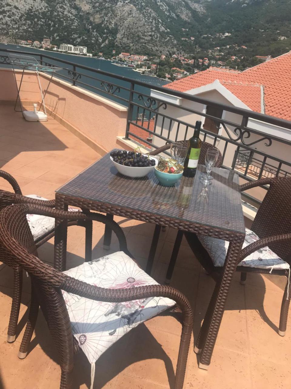 Apartments Sneza Рисан Екстериор снимка